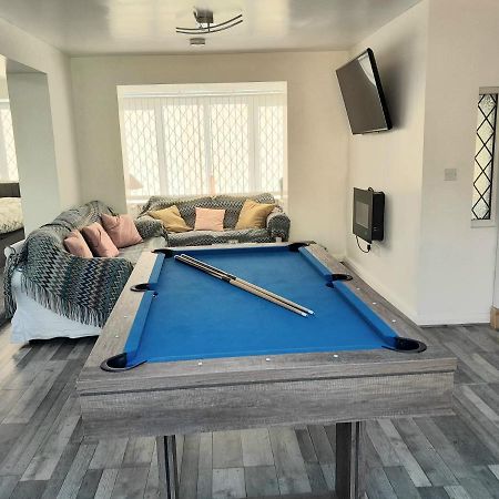 Modern Retreat Near Town & Nature With Stunning Views Entertainment And Parking Burton-upon-Trent Zewnętrze zdjęcie