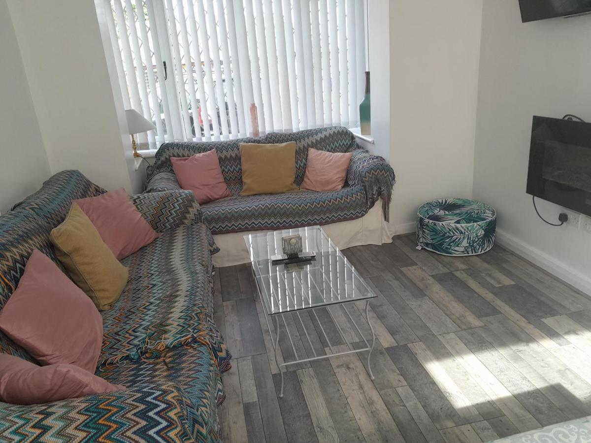Modern Retreat Near Town & Nature With Stunning Views Entertainment And Parking Burton-upon-Trent Zewnętrze zdjęcie