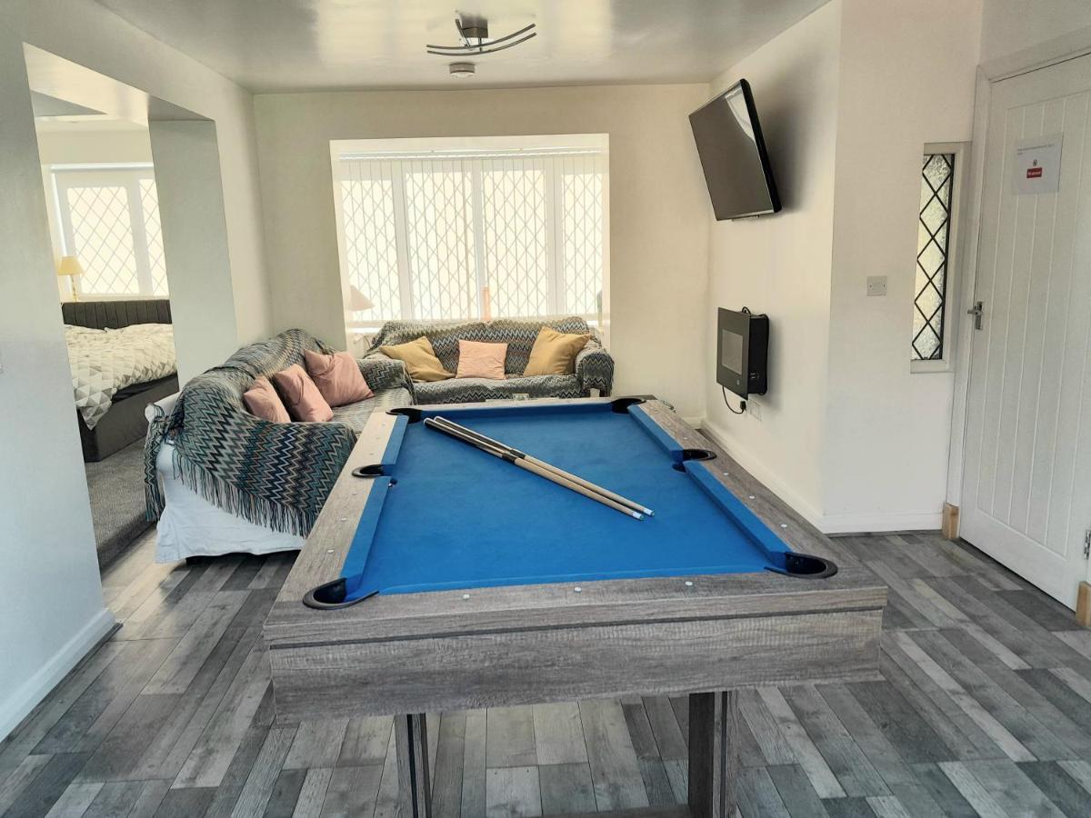 Modern Retreat Near Town & Nature With Stunning Views Entertainment And Parking Burton-upon-Trent Zewnętrze zdjęcie