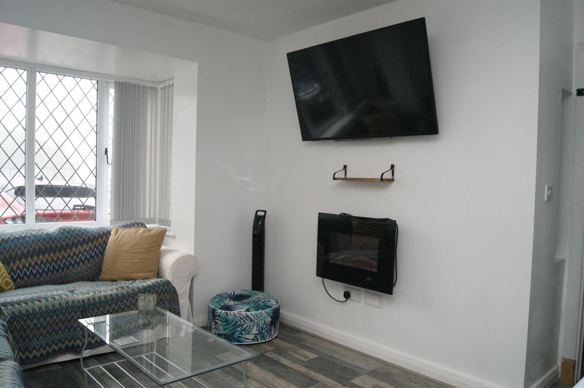 Modern Retreat Near Town & Nature With Stunning Views Entertainment And Parking Burton-upon-Trent Zewnętrze zdjęcie