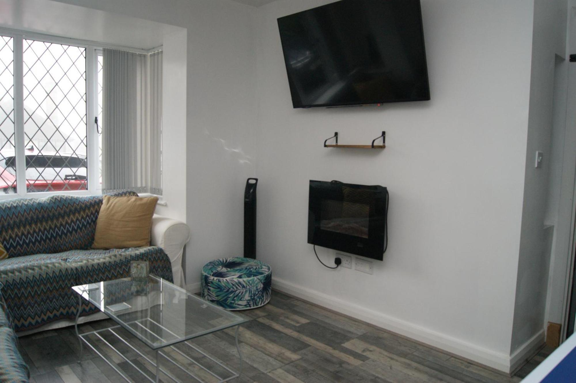 Modern Retreat Near Town & Nature With Stunning Views Entertainment And Parking Burton-upon-Trent Zewnętrze zdjęcie